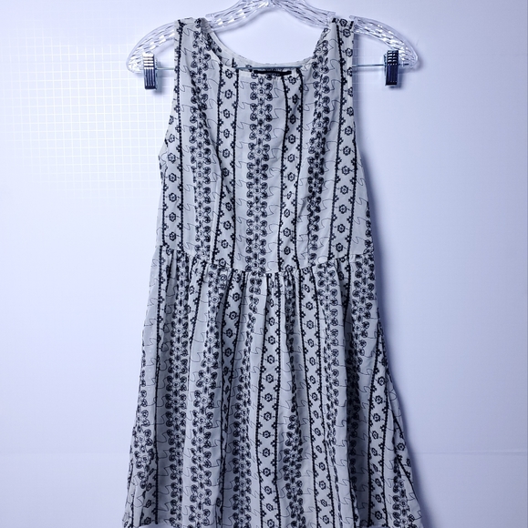 Forever 21 Child Black and White Floral Summer Dress - Picture 1 of 6
